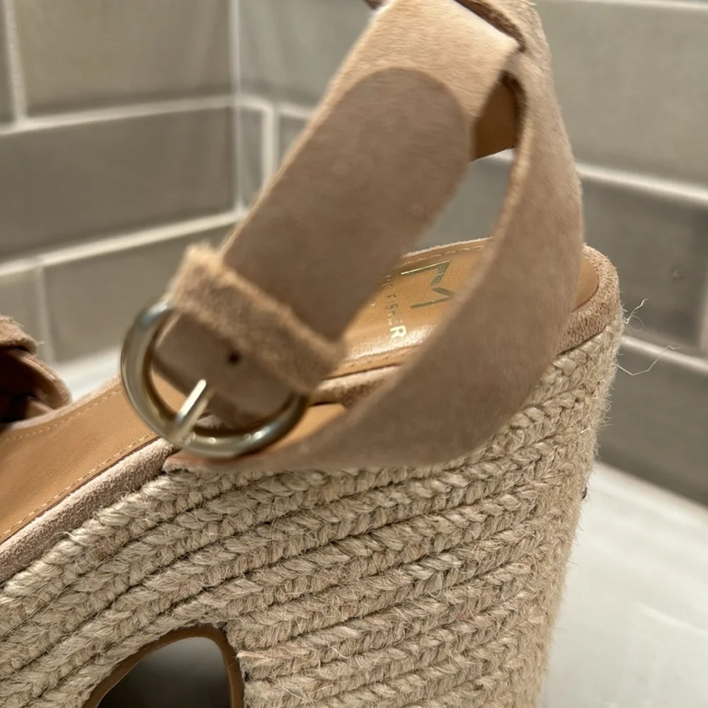 Marc Fisher ODILIA ESPADRILLE PLATFORM SANDAL Size7 M Natural Suede EUC